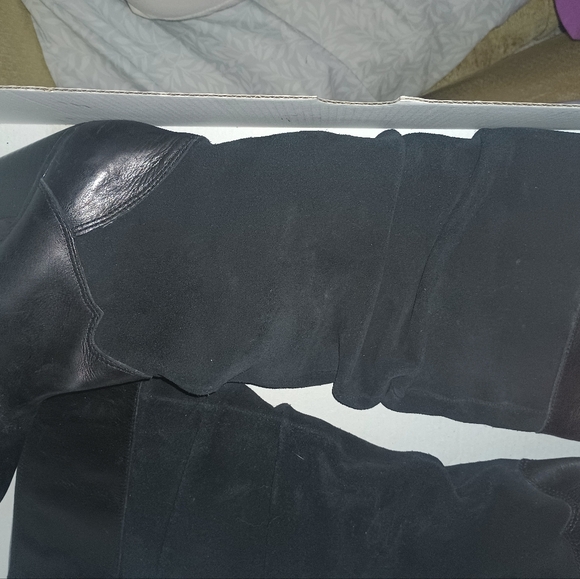 ZODIAC | Vintage 1980s black suede and leather knee high heeled slouch boots - Picture 3 of 4